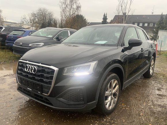 Pogled od napred levo