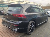 Pogled od pozadi desno