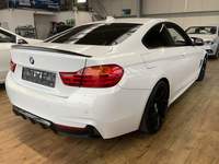 Pogled od pozadi desno