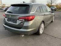 Pogled od pozadi desno