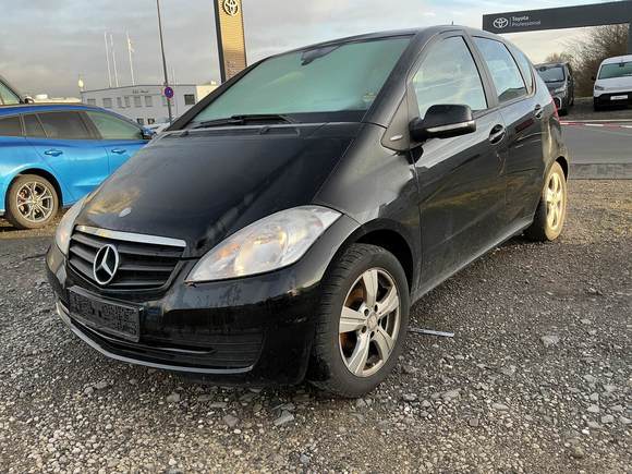 Pogled od napred levo