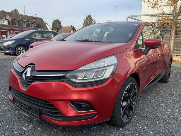 Pogled od napred levo