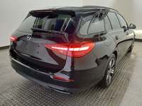 Pogled od pozadi desno