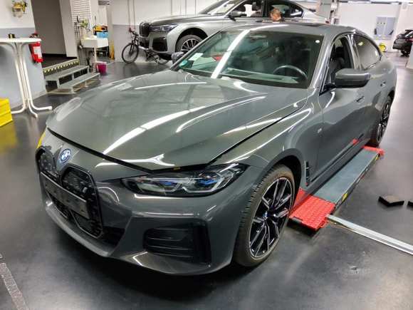 Náhľad spredu zľava