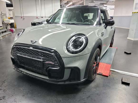 Náhľad spredu zľava