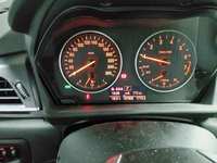 Pohľad na združený prístroj na palubnej doske