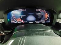 Pohľad na združený prístroj na palubnej doske