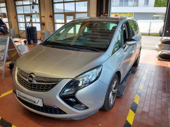 Náhled zpředu zleva