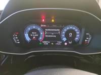 Pohled na přístrojovou desku