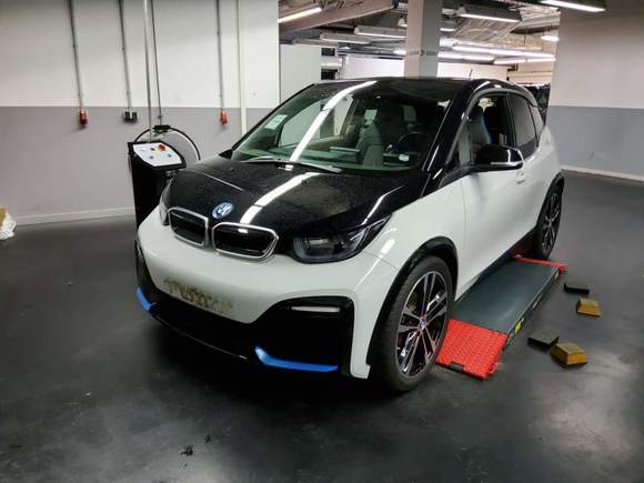 Náhľad spredu zľava