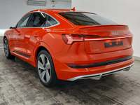 Pogled od pozadi levo