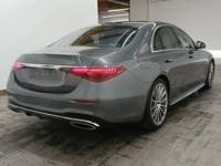 Pogled od pozadi desno