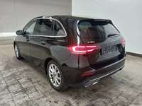 Pogled od pozadi levo