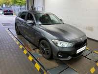 Pogled sprijeda desno