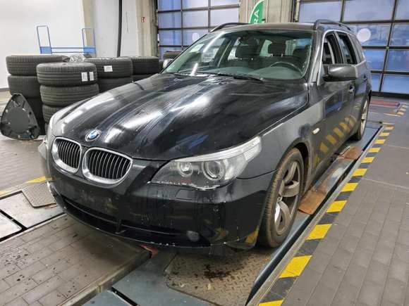 Vue de l’avant gauche