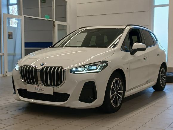 Pogled od napred levo