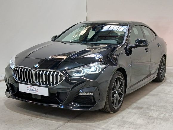 Pogled od napred levo