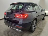 Pogled od pozadi desno