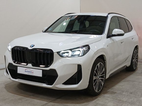 Pogled od napred levo