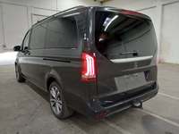 Pogled od pozadi levo