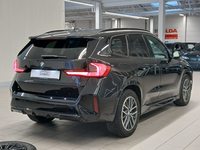 Pogled od pozadi desno