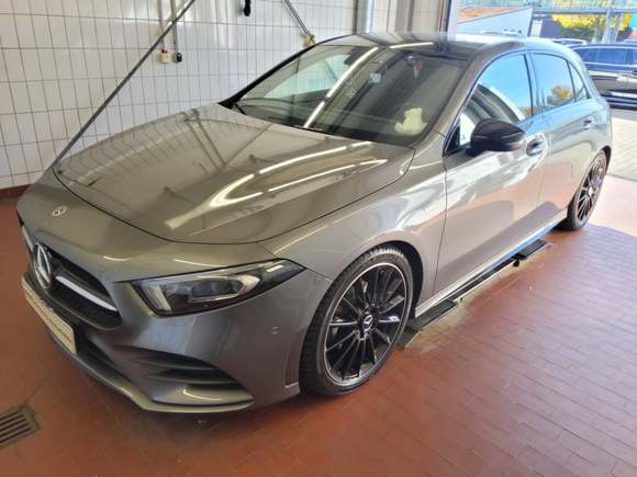 Pogled od napred levo