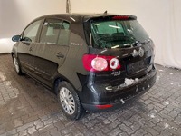 Vaade tagant vasakult