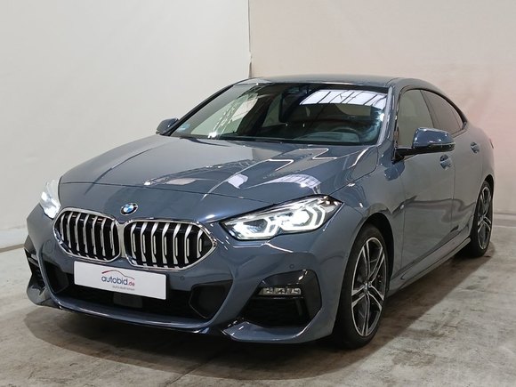 Pogled od napred levo