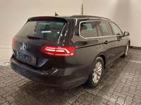 Pogled od pozadi desno