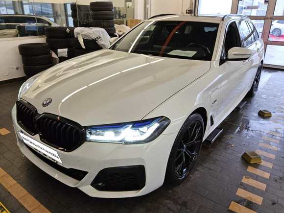 Pogled od napred levo