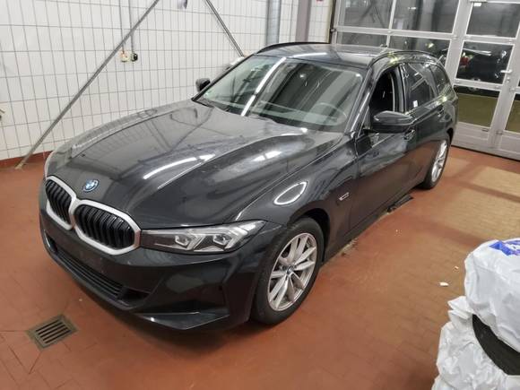 Pogled od napred levo