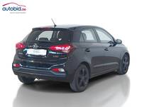 Pogled od pozadi desno