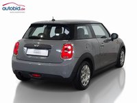 Pogled od pozadi desno