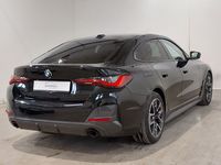 Pogled od pozadi desno