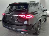 Pogled od pozadi desno