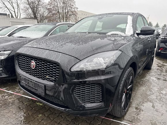 Вид спереди слева