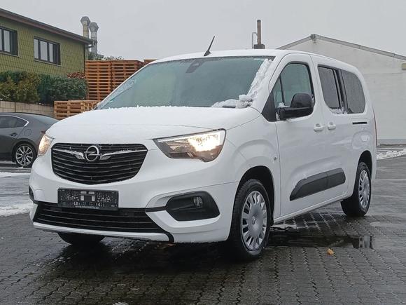 Вид спереди слева