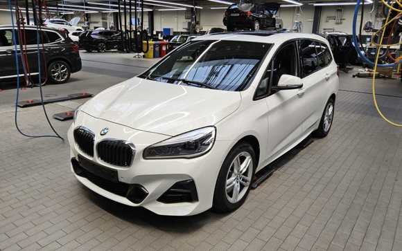 Pogled od napred levo