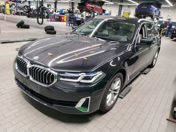 Pogled od napred levo