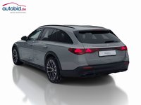 Pogled od pozadi levo