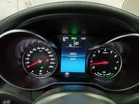 Pohľad na združený prístroj na palubnej doske