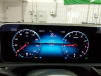 Pohľad na združený prístroj na palubnej doske