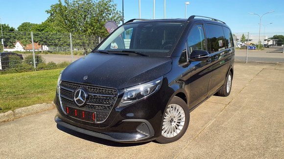 Náhled zpředu zleva