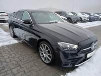 Pogled desno spredaj