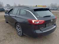 Vaizdas iš galo kairės