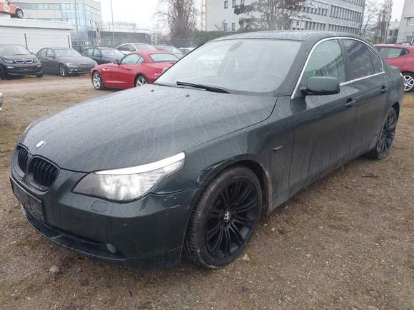 Vaizdas iš priekio kairės