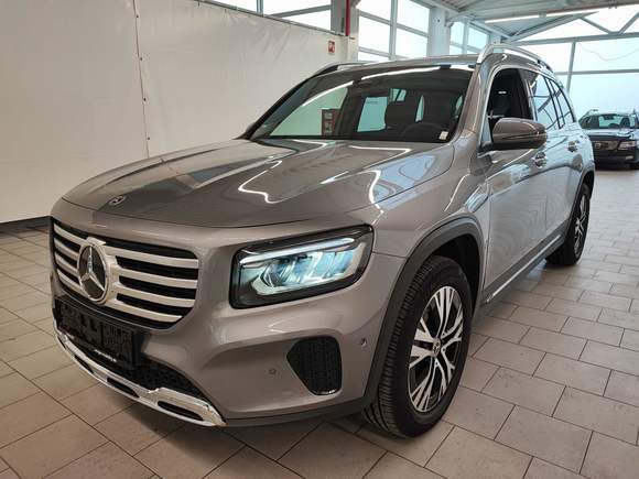 Pogled od napred levo