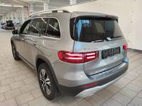 Pogled od pozadi levo