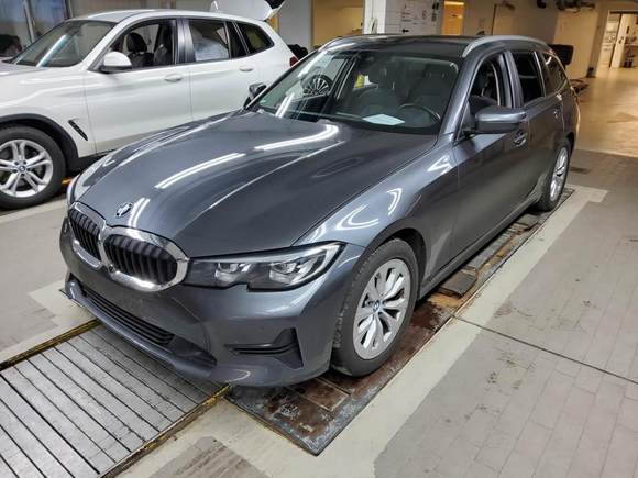 Вид спереди слева