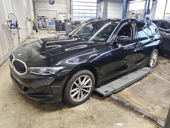 Вид спереди слева